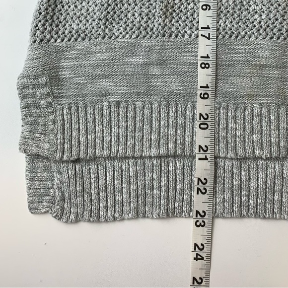 Vanity Womens Snap Cuffs Crew Neck Crocheted Sweater Gray Size Medium - Picture 10 of 10